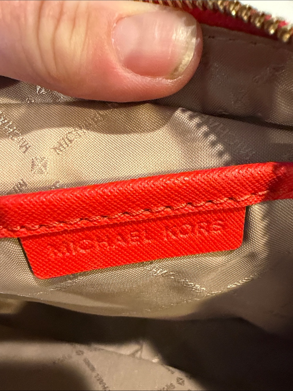 Michael Kors Jet Set Signature Crossbody in Beige and Red - Picture 2 of 10
